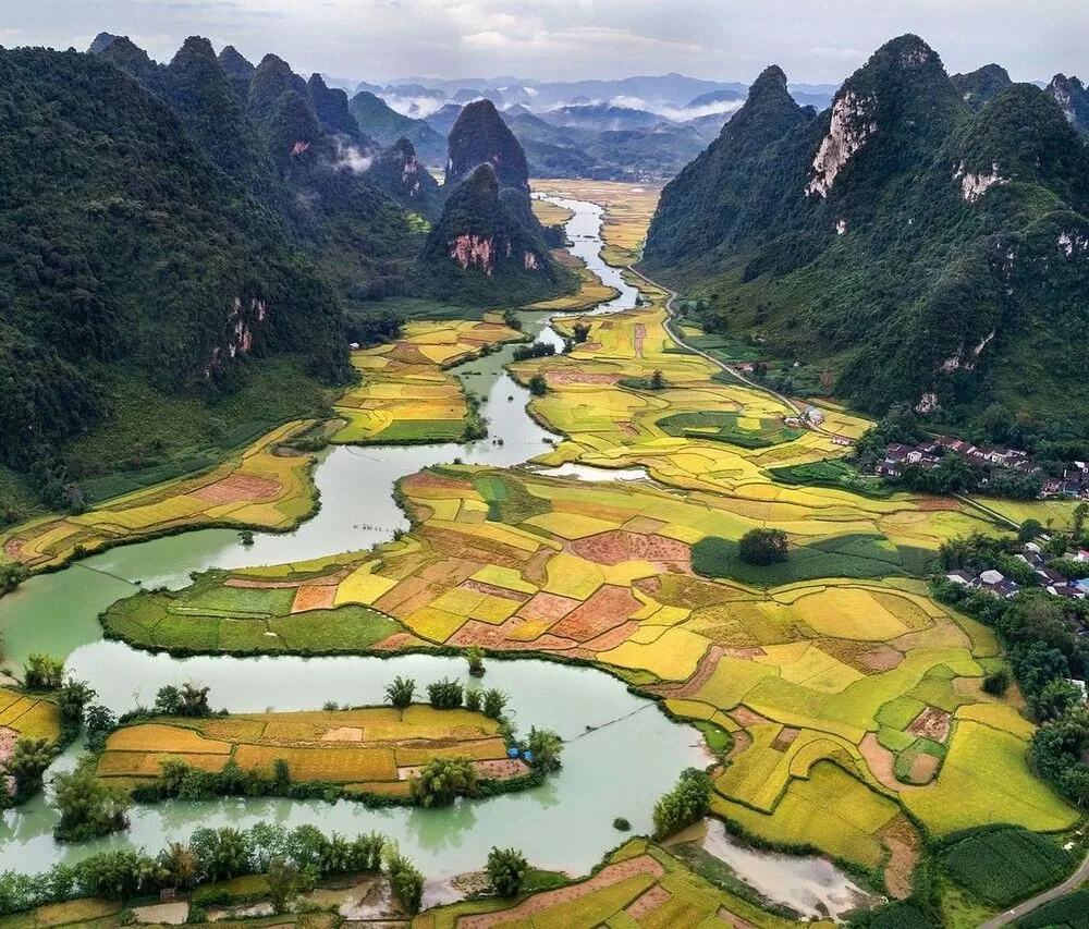 Với thương hiệu độc đáo “Tuyệt sắc miền Cố đô”, Ninh Bình đang ngày càng khẳng định vị thế của mình trên bản đồ du lịch Việt Nam 