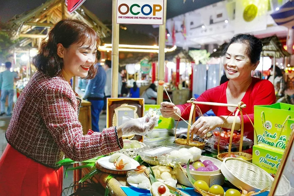 Hội chợ quảng bá, giới thiệu tại chương trình Không gian “Sắc Xuân Đất Tổ - Chào Xuân Giáp Thìn 2024”